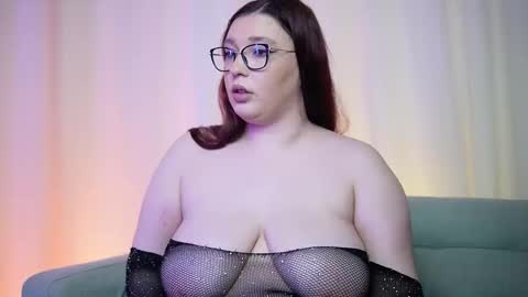  Kendal  online show from October 14, 8:55 pm