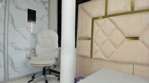 kendall69__ online show from September 11, 3:34 pm