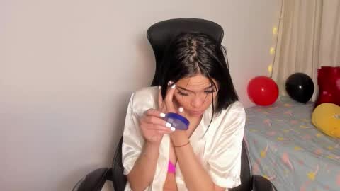 Kendall online show from March 26, 6:53 pm