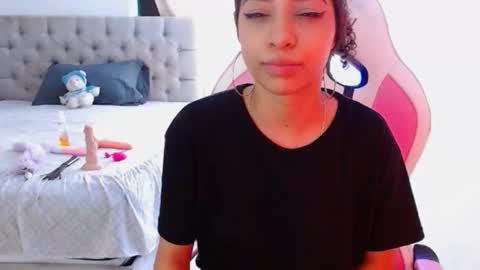 Snapshot of kendallrush2 chatting on February 17, 12:49 pm Kendall Rush online show from February 17, 12:49 pm