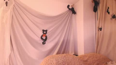 kendall online show from October 26, 12:28 am