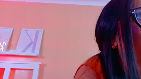   online show from May 26, 9:19 am