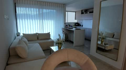 kendra  Benz online show from April 9, 9:31 pm