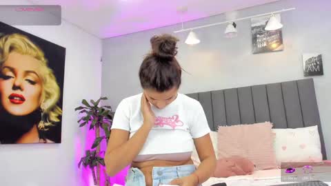 Kendra London online show from May 22, 11:30 am