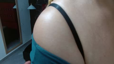 Snapshot of kendra_lust_69 chatting on January 12, 2:14 am kendra_lust_69 online show from January 12, 2:14 am
