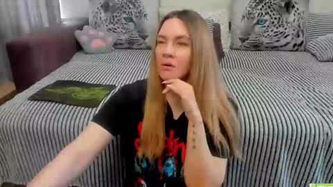 Kendra online show from May 3, 2:04 am