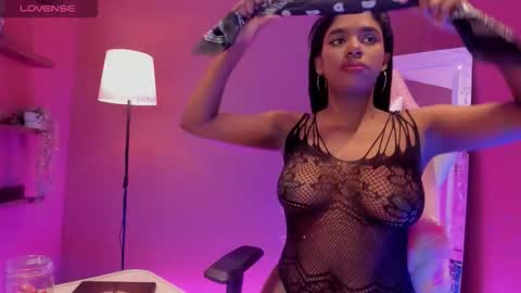 kendrachavez_ online show from October 15, 10:12 pm