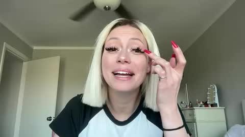 kendrakbadd online show from January 12, 4:45 pm