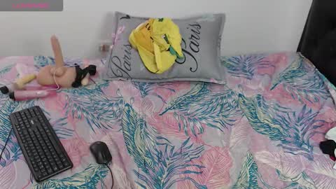 kenia_browm online show from November 27, 4:32 pm