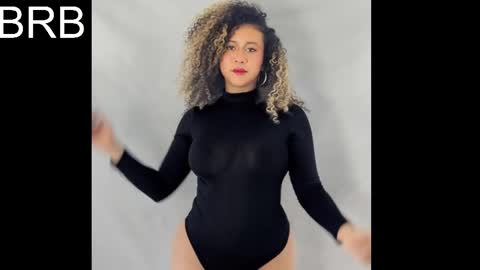 kenia_thompsom01 online show from May 22, 1:58 am