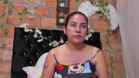 kenia walker  online show from May 19, 11:39 am
