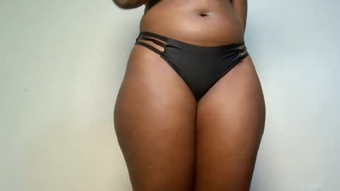 kenyan_goddess online show from March 28, 11:58 pm