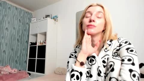 Kenzie online show from January 10, 5:15 am