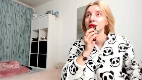 Kenzie online show from January 19, 5:05 am