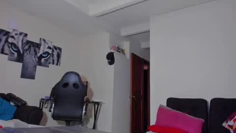 Kerlysmith24 online show from March 22, 3:29 pm