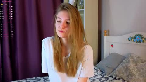 Snapshot of keylalong chatting on February 26, 12:16 pm Hi Im Mary Glad to see you in my room PVT is open online show from February 26, 12:16 pm