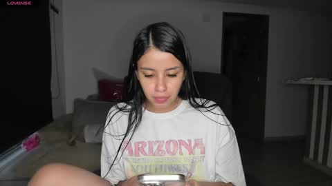 Snapshot of keyn_laurent_ chatting on December 24, 11:00 pm Laura online show from December 24, 11:00 pm