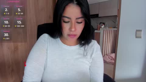 Snapshot of keyn_laurent_ chatting on February 23, 7:23 pm Laura online show from February 23, 7:23 pm