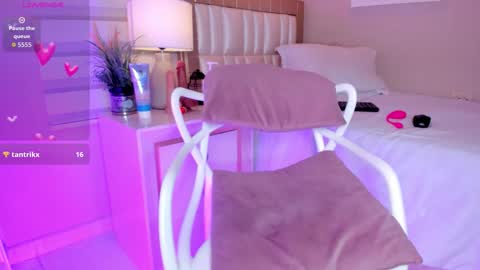 khloe_sweeet online show from October 10, 11:59 am