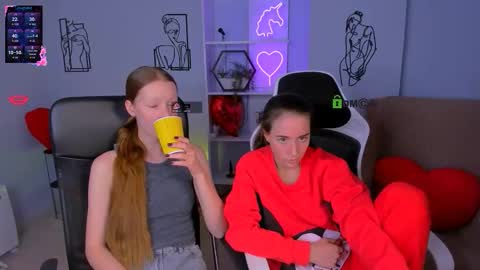 khloebeauty online show from October 12, 7:05 pm