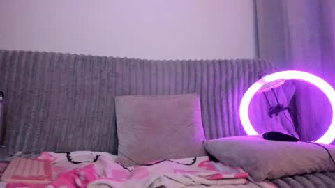 Ellie online show from April 7, 4:47 am