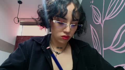 KIARA FOX online show from May 4, 8:01 pm