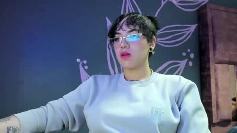 KIARA FOX online show from May 8, 10:00 pm