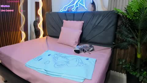 KIARA  online show from May 14, 4:29 am