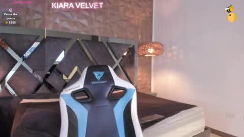 kiara_velvet__ online show from May 26, 4:34 am