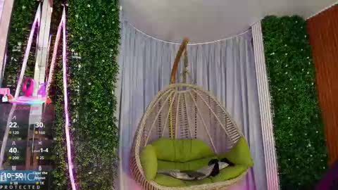 Kiara Zahiri online show from September 15, 10:56 am