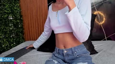 Kiara Zahiri online show from November 15, 11:11 am