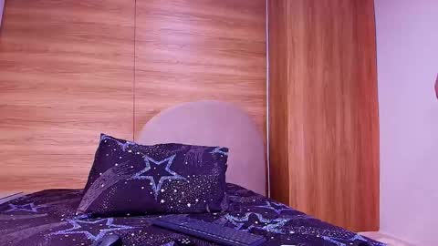 kiaralopez_ online show from May 22, 3:15 am