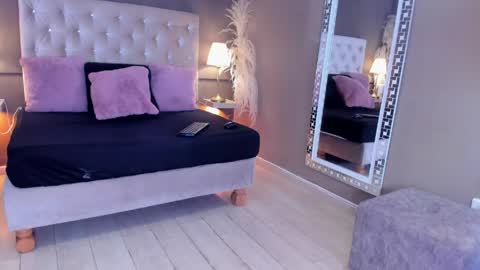 KIARA  online show from May 26, 4:01 am