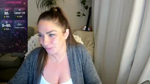 Kiera Reines online show from May 26, 3:17 am