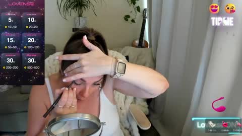 Kiera Reines online show from May 11, 11:35 pm