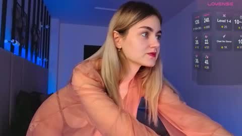 Kiki  dont forget to thumbs up me if you like my show  online show from September 28, 10:31 am