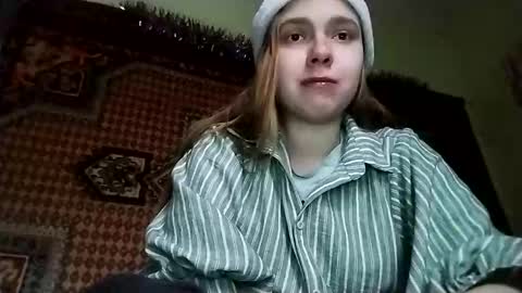 kikibang_ online show from December 21, 10:52 am