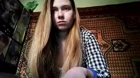 kikibang_ online show from October 23, 8:20 am