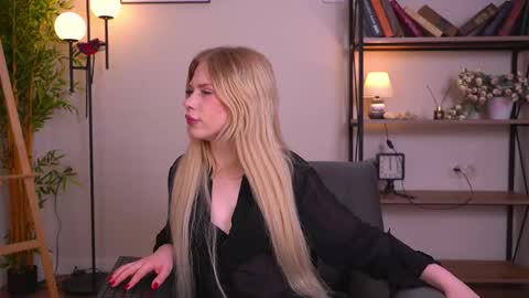 Kiki online show from October 10, 4:28 am