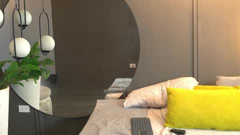 Kim online show from October 17, 1:47 pm