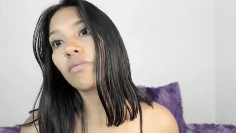 kim_mouth17 online show from December 4, 11:49 pm