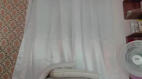 Kimberly online show from May 11, 12:13 am