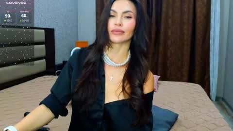 KIm online show from September 12, 3:08 pm