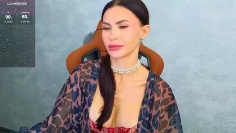 KIm online show from October 19, 4:25 am