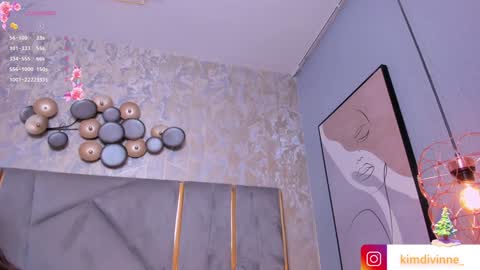 Snapshot of kimdevinne chatting on December 6, 2:24 am KIM online show from December 6, 2:24 am