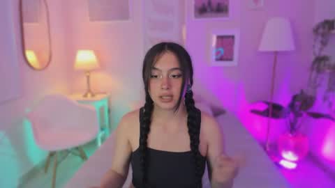 kimdyy_ online show from June 16, 7:26 pm