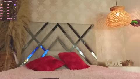 kimhilton online show from November 21, 4:14 am