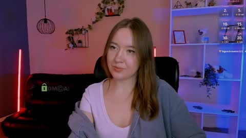 just Kimi  online show from May 9, 11:23 am