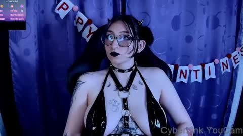 Snapshot of kimlennox_ chatting on February 13, 7:31 pm online show from February 13, 7:31 pm