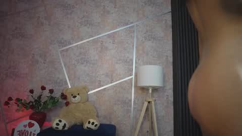 Kim online show from March 17, 5:44 am